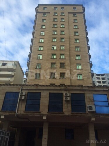 Сдаётся 3-комн. новостройка 130 м², м. Низами, photo 18 from 19