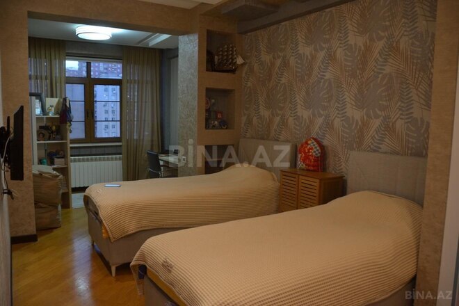 Продаётся 3-комн. новостройка 135 м², м. Элмляр Академиясы, photo 7 from 13