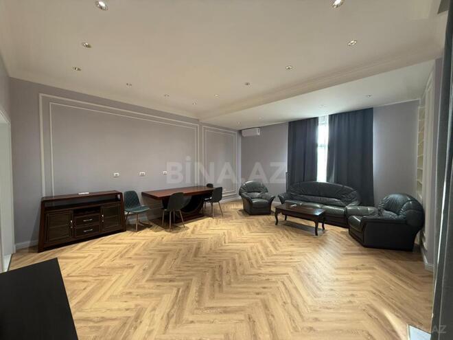 İcarəyə verilir 3 otaqlı yeni tikili 140 m², 28 May m., photo 23 from 31