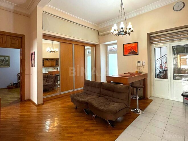 Satılır 4 otaqlı köhnə tikili 210 m², Bayıl q., photo 19 from 32