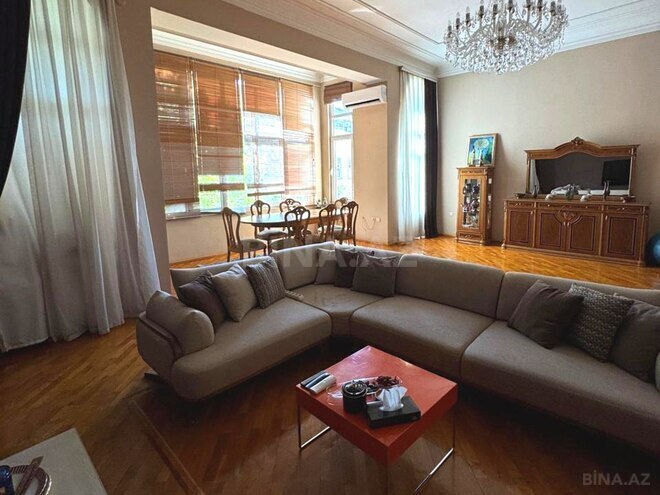Satılır 4 otaqlı köhnə tikili 210 m², Bayıl q., photo 10 from 32
