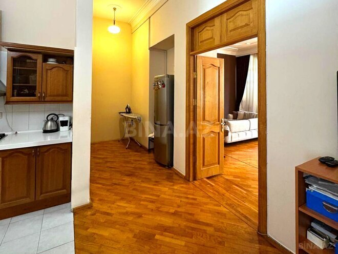 Satılır 4 otaqlı köhnə tikili 210 m², Bayıl q., photo 20 from 32