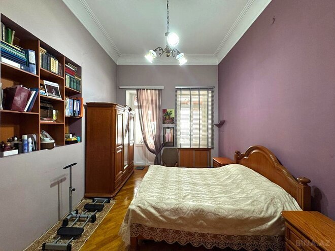 Satılır 4 otaqlı köhnə tikili 210 m², Bayıl q., photo 15 from 32