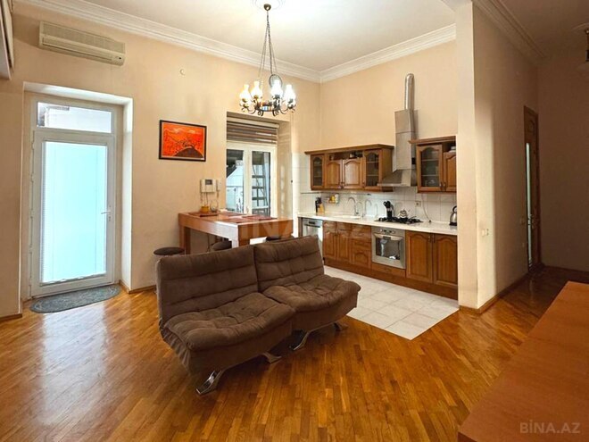 Satılır 4 otaqlı köhnə tikili 210 m², Bayıl q., photo 17 from 32