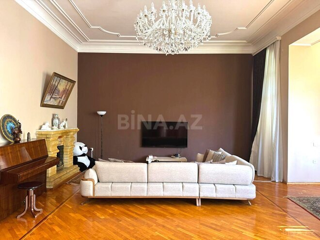 Satılır 4 otaqlı köhnə tikili 210 m², Bayıl q., photo 6 from 32