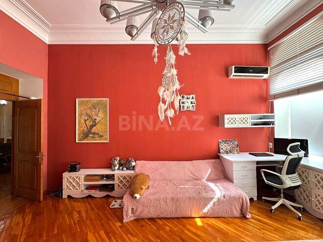 Satılır 4 otaqlı köhnə tikili 210 m², Bayıl q., photo 11 from 32