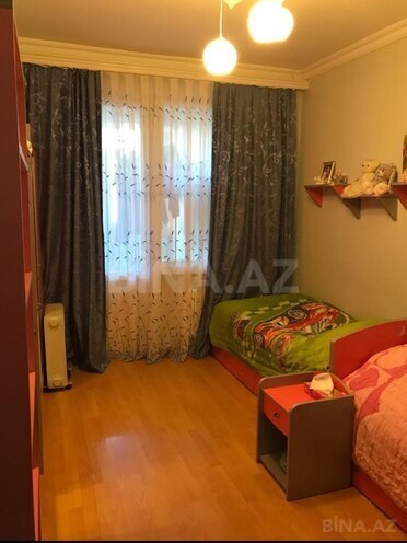 Продаётся 5-комн. вторичка 100 м², м. Ази Асланов, photo 9 from 14