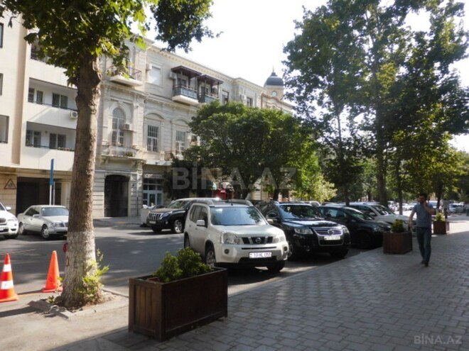 Satılır 3 otaqlı köhnə tikili 80 m², Sahil m., photo 21 from 26
