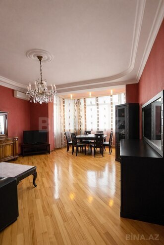 Satılır 4 otaqlı yeni tikili 140 m², İnşaatçılar m., photo 1 from 19