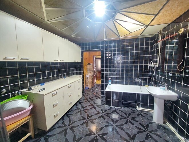 Satılır 5 otaqlı köhnə tikili 120 m², Azadlıq Prospekti m., photo 25 from 28