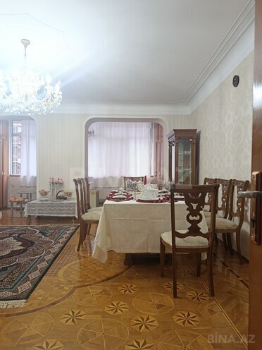 Satılır 4 otaqlı köhnə tikili 130 m², Nəsimi r., photo 10 from 32