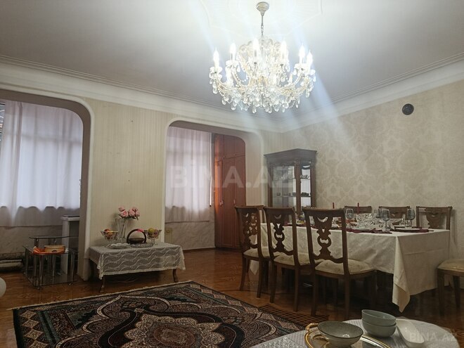 Satılır 4 otaqlı köhnə tikili 130 m², Nəsimi r., photo 7 from 32