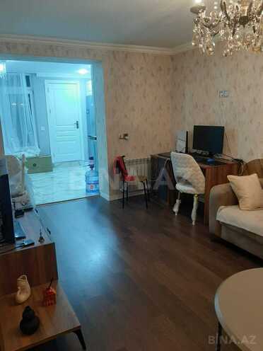 Satılır 2 otaqlı köhnə tikili 70 m², İnşaatçılar m., photo 3 from 16