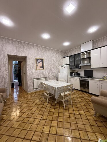 İcarəyə verilir 2 otaqlı köhnə tikili 70 m², Sahil m., photo 8 from 13