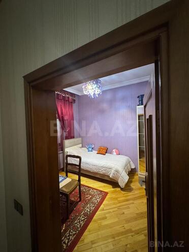 Продаётся 6-комн. дом/дача 300 м², м. Кара Караев, photo 5 from 28