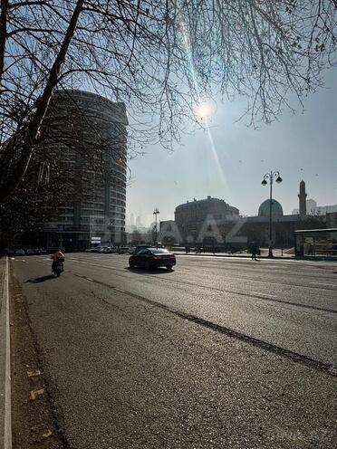 Продаётся 3-комн. вторичка 70.7 м², м. Низами, photo 27 from 32