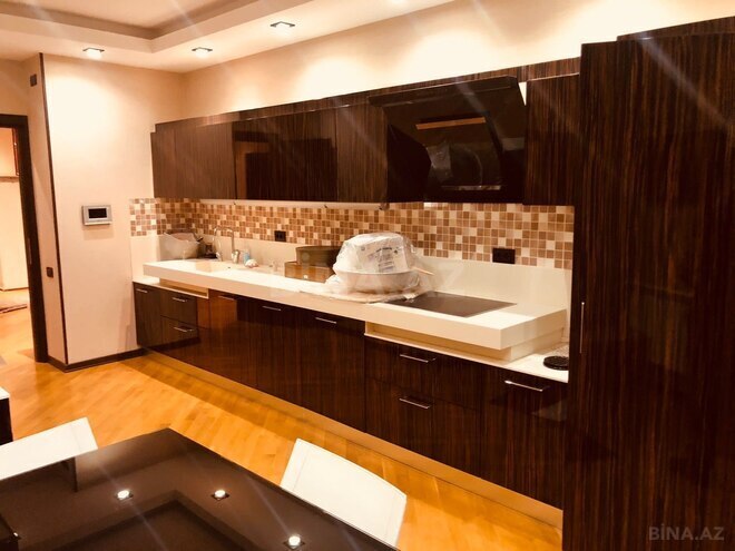 İcarəyə verilir 4 otaqlı yeni tikili 215 m², Sahil m., photo 9 from 24