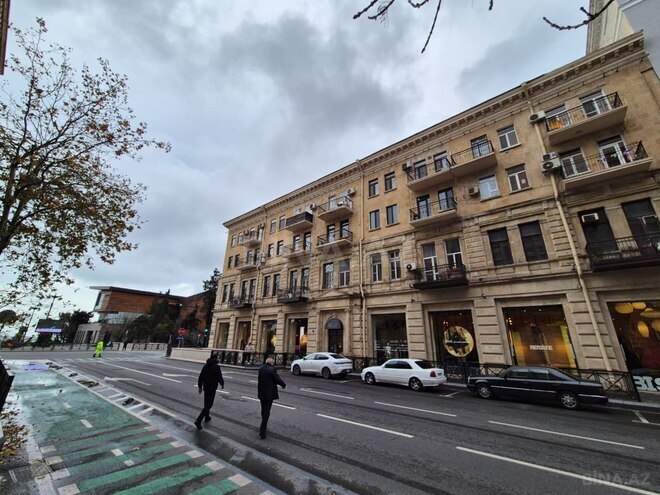 Продаётся 5-комн. вторичка 240 м², м. Сахил, photo 1 from 29