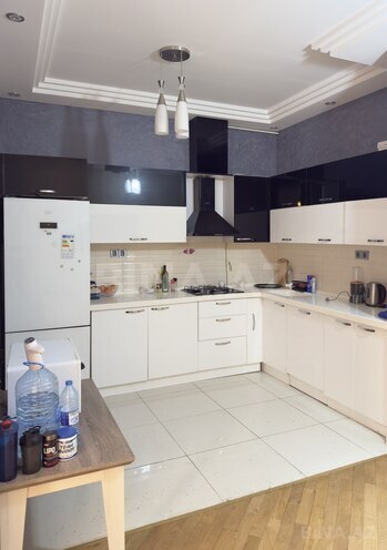 Продаётся 3-комн. вторичка 80 м², м. Элмляр Академиясы, photo 6 from 15