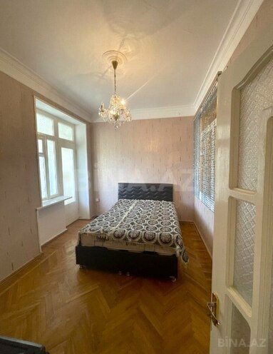 Продаётся 3-комн. вторичка 68 м², м. Низами, photo 8 from 12