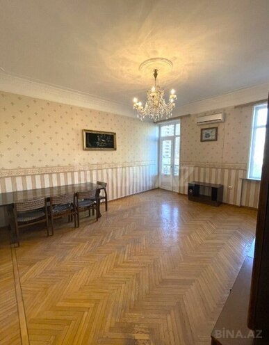 Продаётся 3-комн. вторичка 68 м², м. Низами, photo 5 from 12