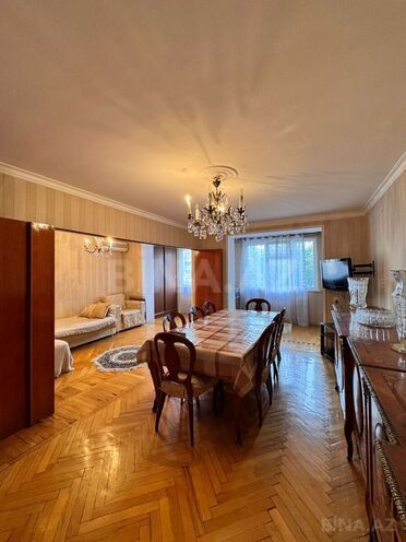 Satılır 3 otaqlı köhnə tikili 75 m², Nizami m., photo 1 from 12
