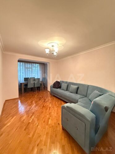 Satılır 2 otaqlı köhnə tikili 55 m², İnşaatçılar m., photo 1 from 12