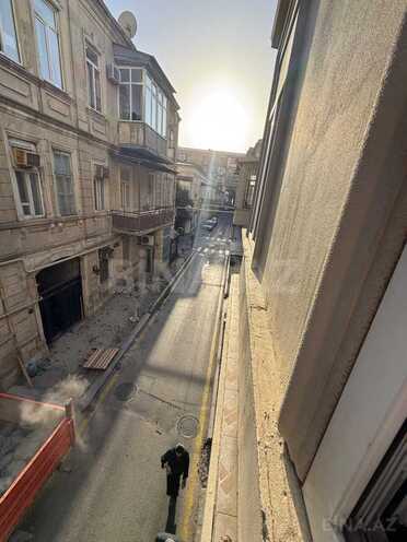 Продаётся 2-комн. вторичка 70 м², м. Низами, photo 1 from 7