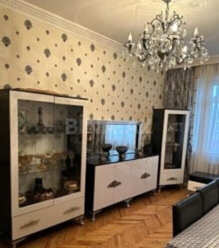 Satılır 4 otaqlı köhnə tikili 100 m², Xalqlar Dostluğu m., photo 3 from 11