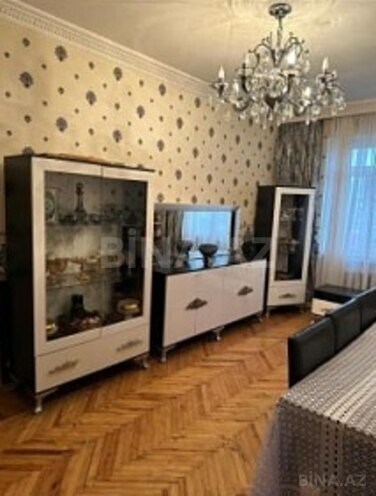 Satılır 4 otaqlı köhnə tikili 100 m², Xalqlar Dostluğu m., photo 1 from 11