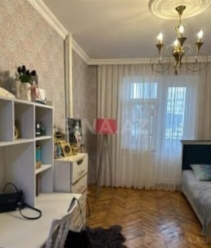 Satılır 4 otaqlı köhnə tikili 100 m², Xalqlar Dostluğu m., photo 7 from 11