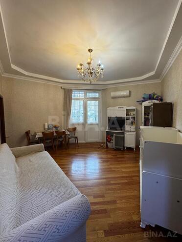 Satılır 2 otaqlı köhnə tikili 40 m², Elmlər Akademiyası m., photo 1 from 12
