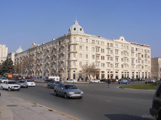 Satılır 3 otaqlı köhnə tikili 75 m², Nizami m., photo 3 from 12