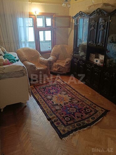 Satılır 3 otaqlı köhnə tikili 85 m², Massiv D q., photo 1 from 16