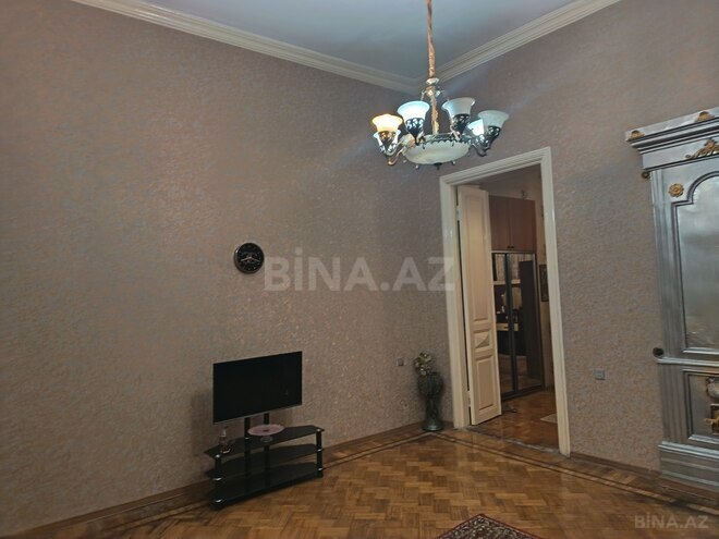 Satılır 2 otaqlı köhnə tikili 75 m², Nizami m., photo 4 from 13