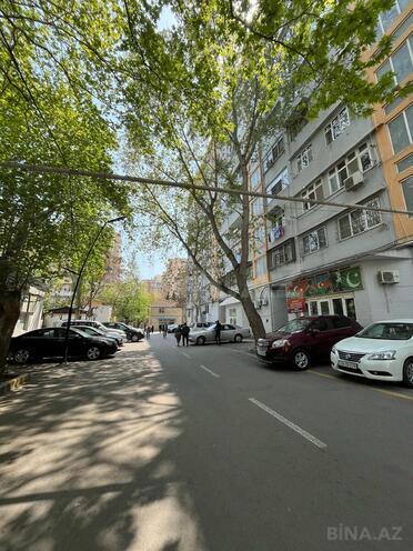 Satılır 2 otaqlı köhnə tikili 65 m², Gənclik m., photo 17 from 18