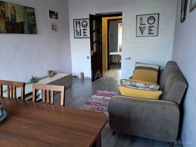 Satılır 2 otaqlı köhnə tikili 72 m², Bayıl q., photo 1 from 15