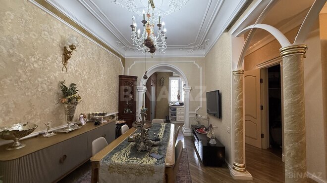 Satılır 5 otaqlı köhnə tikili 200 m², 28 May m., photo 7 from 32