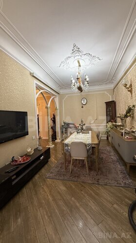 Satılır 5 otaqlı köhnə tikili 200 m², 28 May m., photo 10 from 32