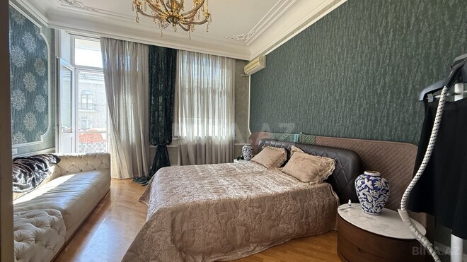 Satılır 5 otaqlı köhnə tikili 200 m², 28 May m., photo 20 from 32