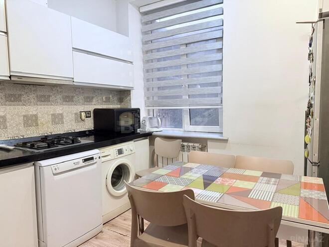 Satılır 3 otaqlı köhnə tikili 71 m², Yasamal r., photo 8 from 12