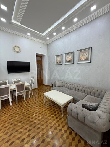 Satılır 7 otaqlı köhnə tikili 450 m², Sahil m., photo 15 from 32