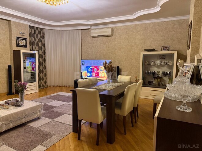 Продаётся 4-комн. новостройка 204 м², м. Низами, photo 1 from 14