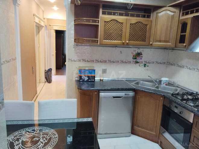 Сдаётся 4-комн. вторичка 120 м², м. 20 января, photo 5 from 15