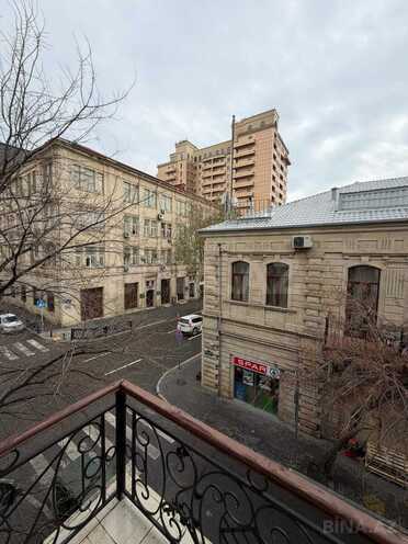 Satılır 7 otaqlı köhnə tikili 450 m², Sahil m., photo 3 from 32