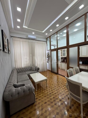 Satılır 7 otaqlı köhnə tikili 450 m², Sahil m., photo 15 from 32