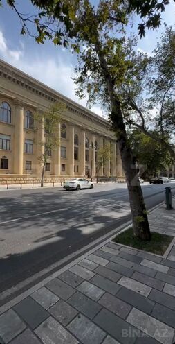 Satılır 3 otaqlı köhnə tikili 76 m², Sahil m., photo 1 from 23