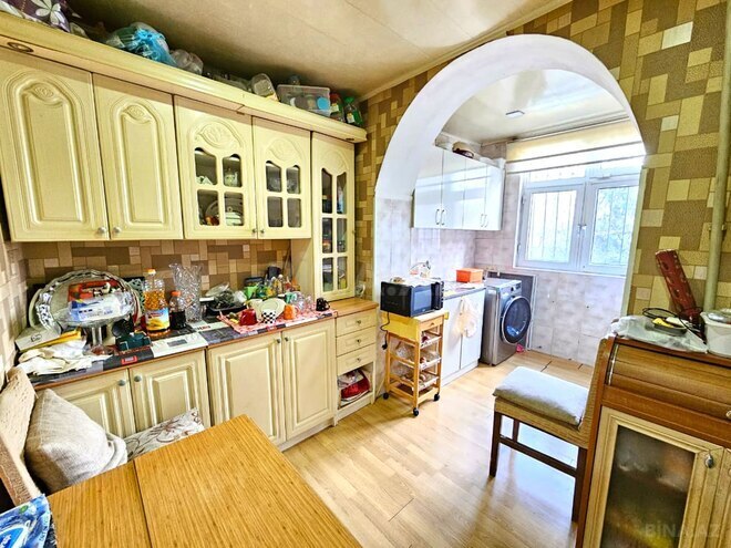 Satılır 2 otaqlı köhnə tikili 60 m², Qara Qarayev m., photo 6 from 16