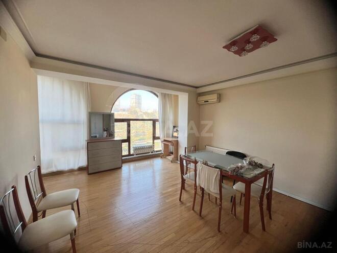 Продаётся 3-комн. вторичка 102 м², м. Ичеришехер, photo 3 from 18