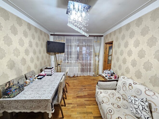 Продаётся 2-комн. вторичка 55 м², м. Кара Караев, photo 13 from 17